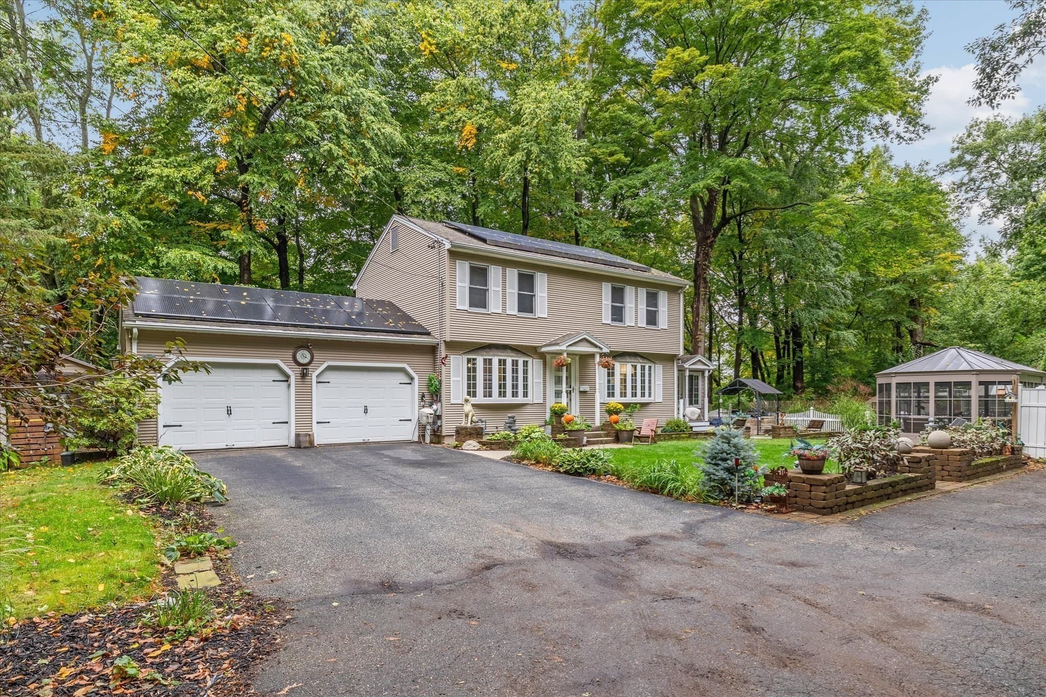 Single Family Residence at 14 Fairview Street, Longmeadow MA 01106, Longmeadow, photo 2 of 41