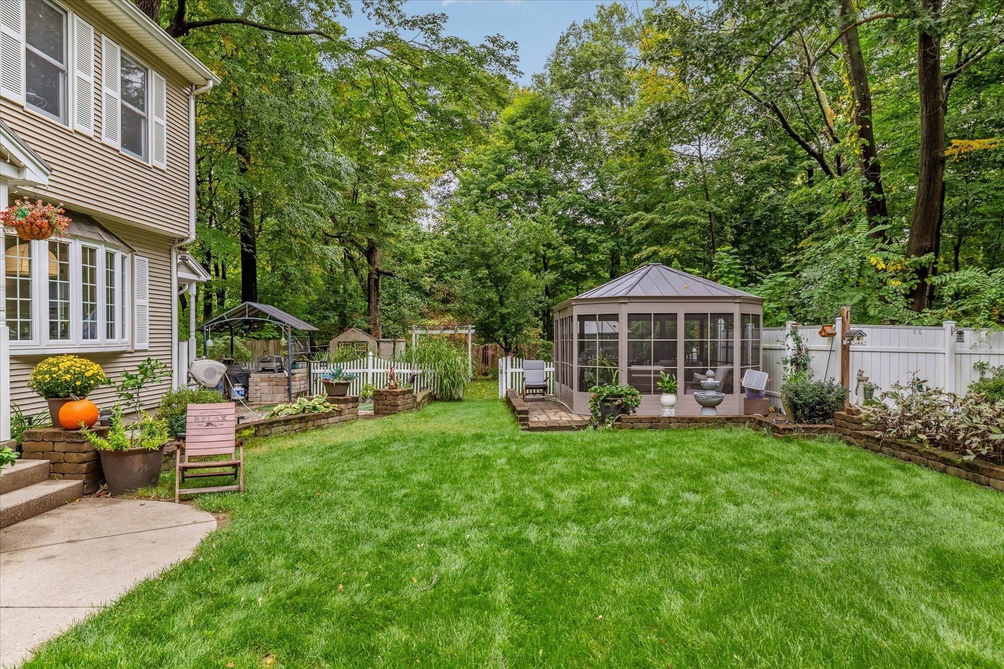 Single Family Residence at 14 Fairview Street, Longmeadow MA 01106, Longmeadow, photo 4 of 41