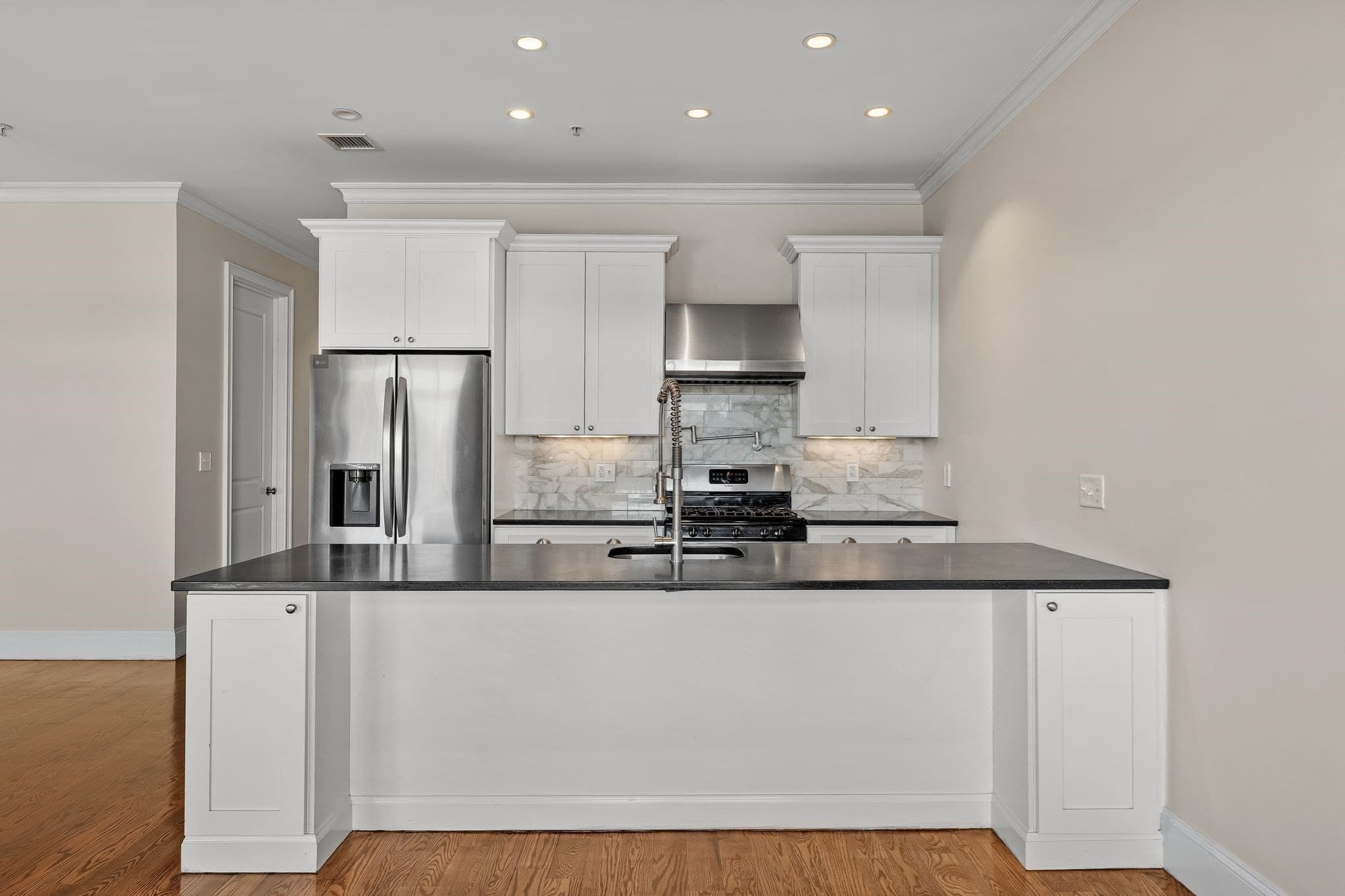 Condominium at 374-378 W Broadway # 3, Boston MA 02127, Boston, photo 2 of 34