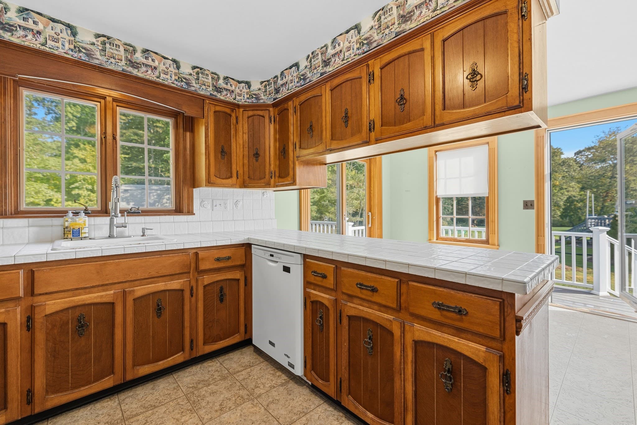 Single Family Residence at 86 Delmage Rd, Swansea MA 02777, Swansea, photo 6 of 41