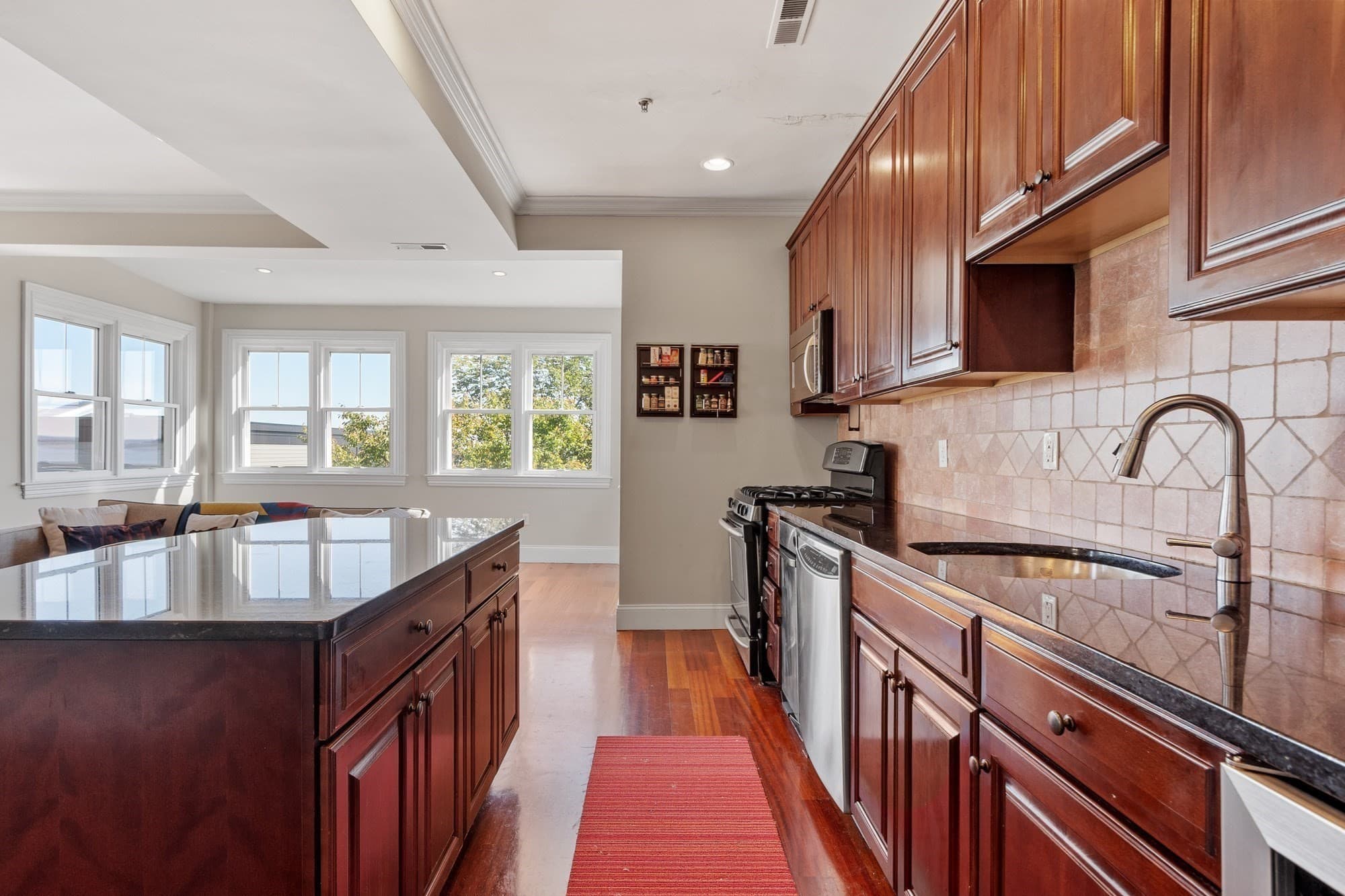 Condominium at 98 G St # 4, Boston MA 02127, Boston, photo 5 of 41