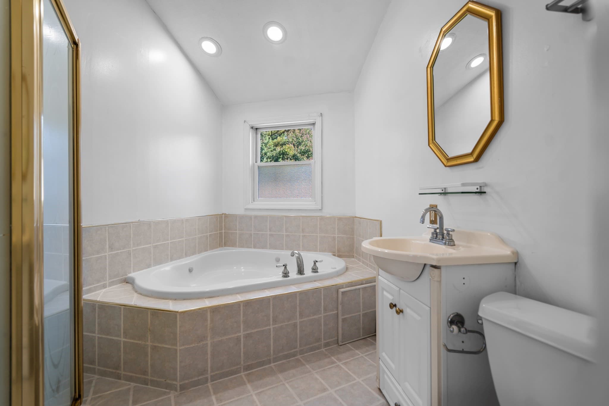 Single Family Residence at 105 Freda Ln, Lowell MA 01854, Lowell, photo 17 of 39