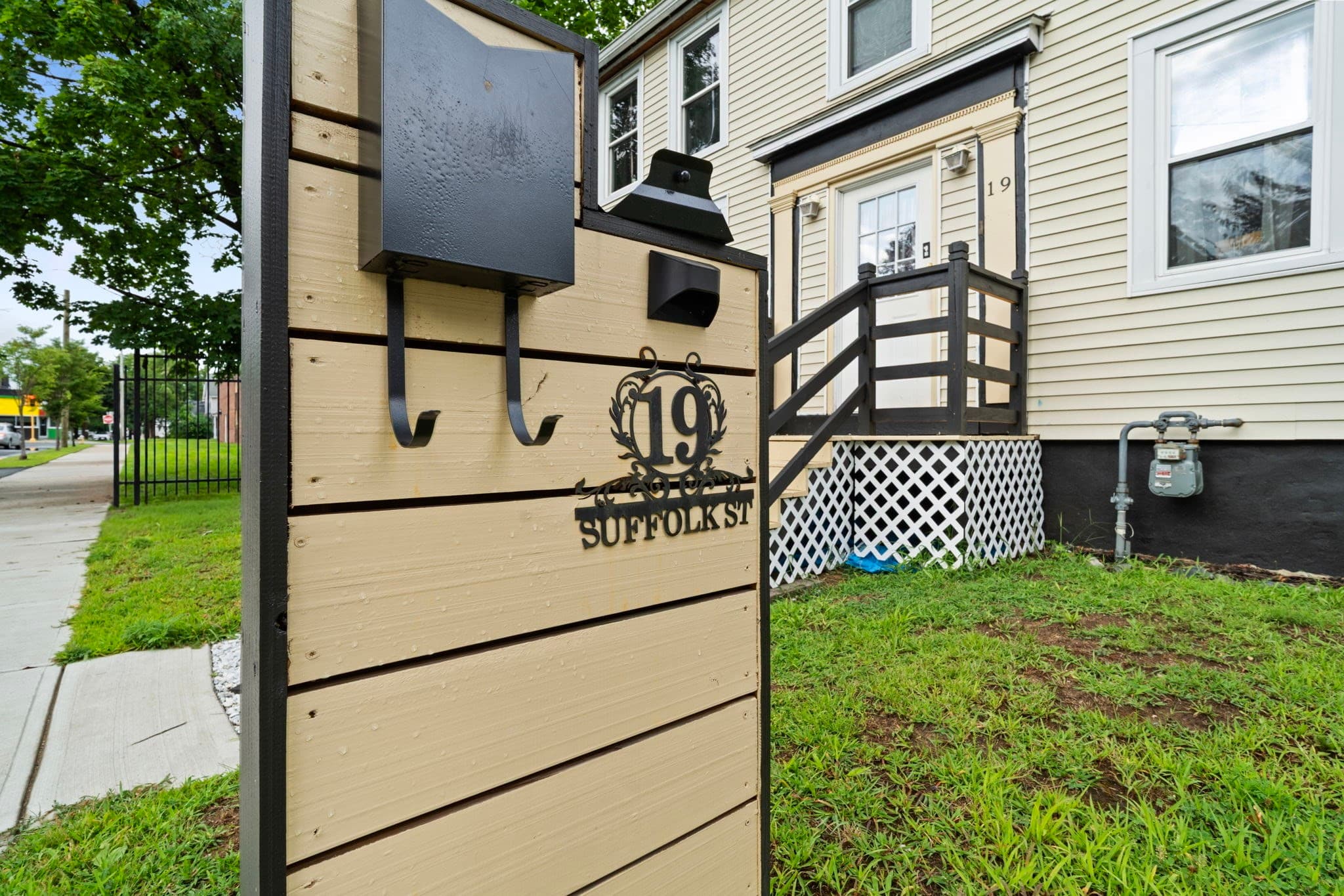 Single Family Residence at 19 Suffolk St, Springfield MA 01109, Springfield, photo 3 of 35