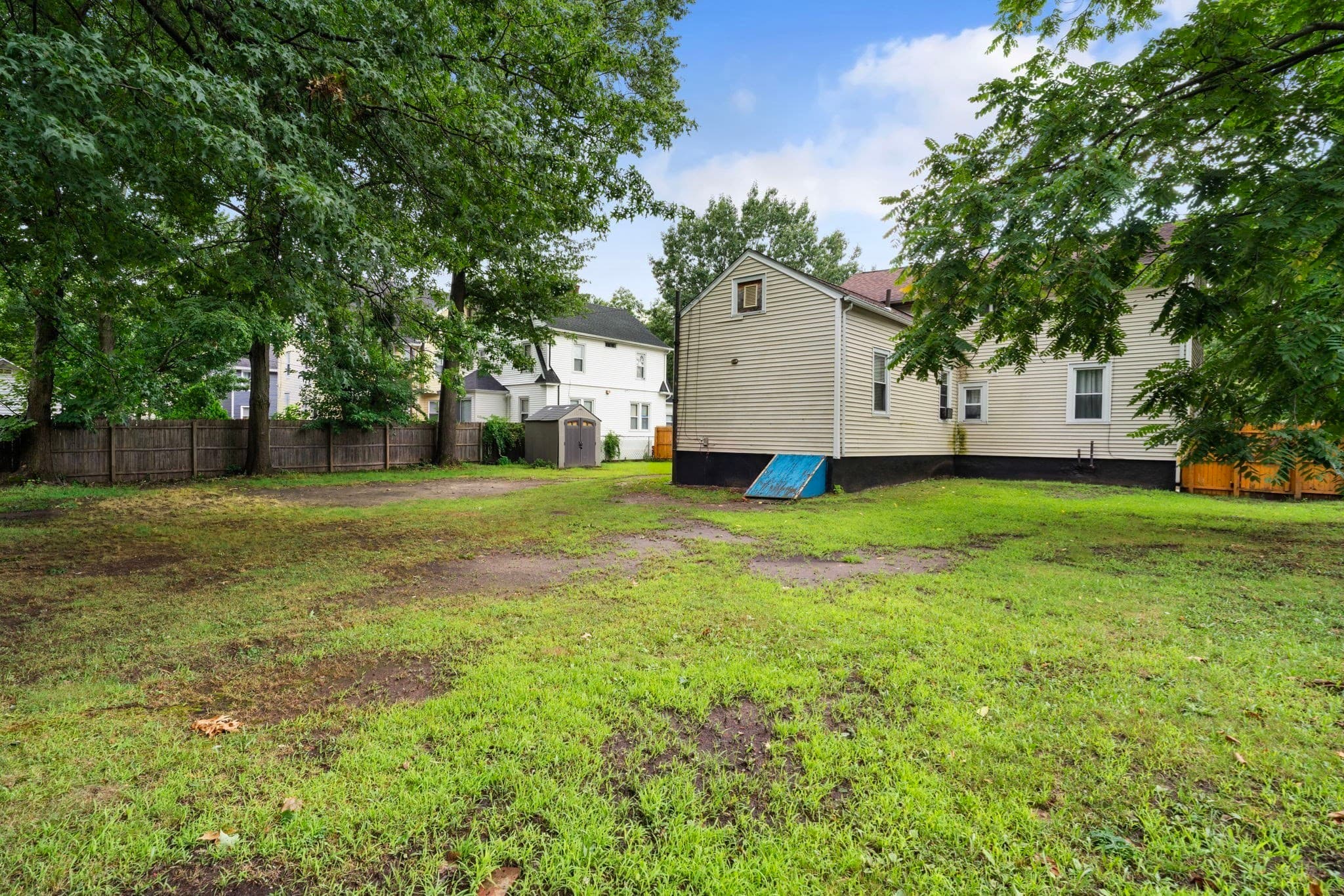 Single Family Residence at 19 Suffolk St, Springfield MA 01109, Springfield, photo 34 of 35
