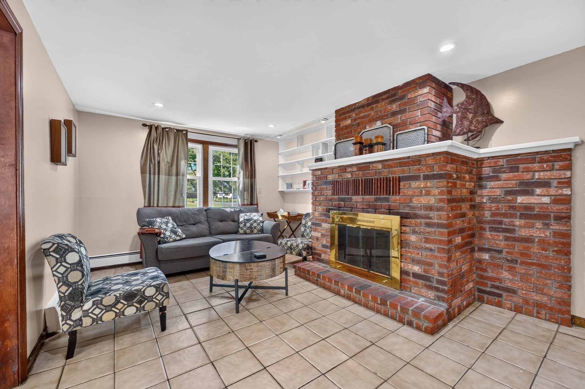 Single Family Residence at 4 Old Homestead Rd, Methuen MA 01844, Methuen, photo 13 of 36
