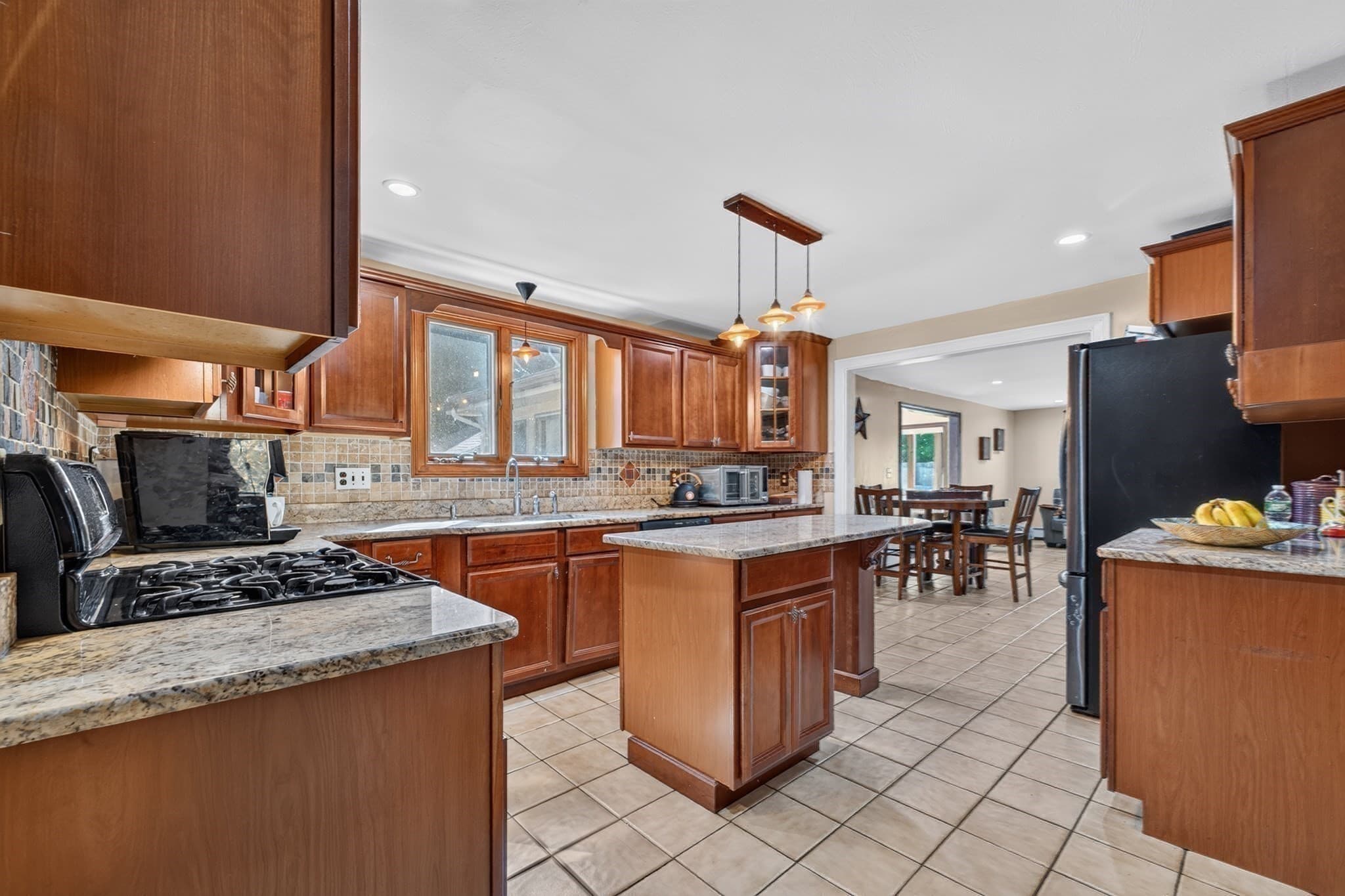 Single Family Residence at 4 Old Homestead Rd, Methuen MA 01844, Methuen, photo 17 of 36