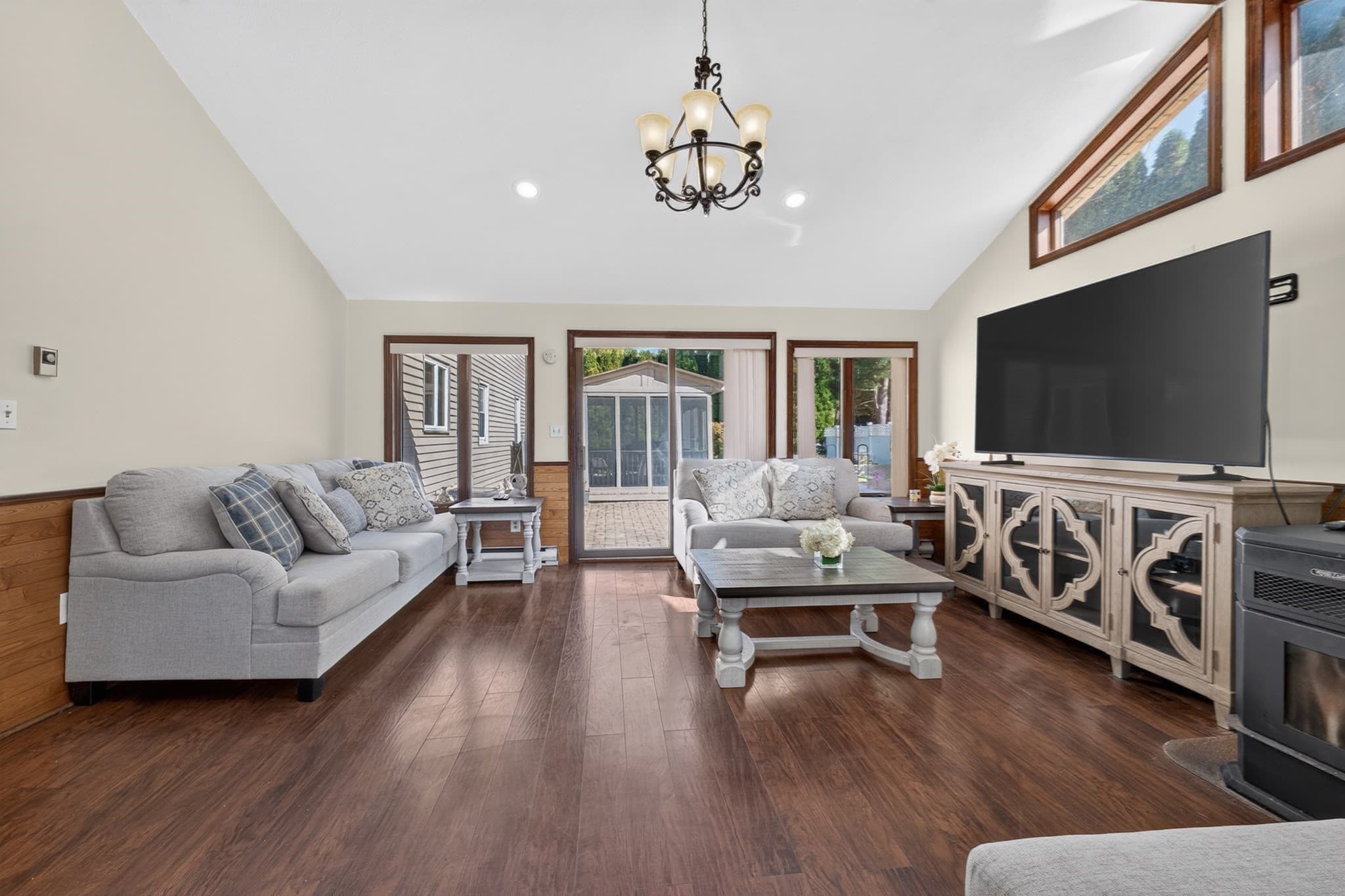 Single Family Residence at 4 Old Homestead Rd, Methuen MA 01844, Methuen, photo 12 of 36
