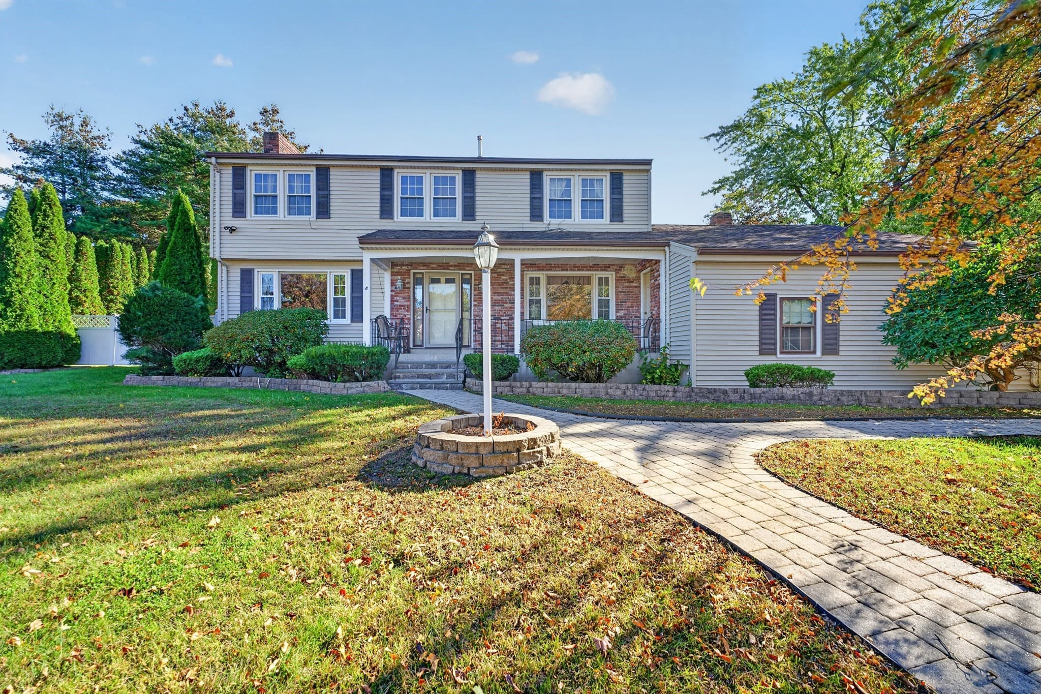 4 Old Homestead Rd, Methuen MA 01844