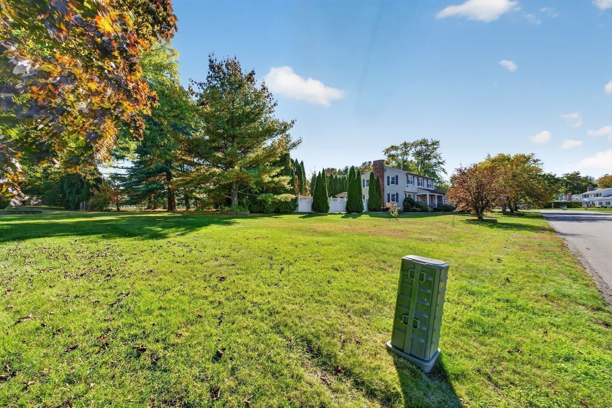 Single Family Residence at 4 Old Homestead Rd, Methuen MA 01844, Methuen, photo 9 of 36