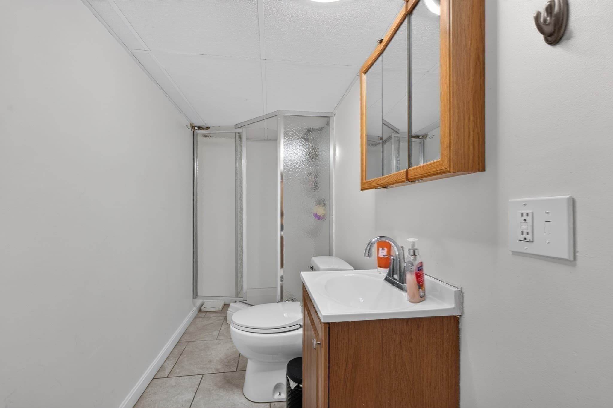 Single Family Residence at 4 Old Homestead Rd, Methuen MA 01844, Methuen, photo 34 of 36