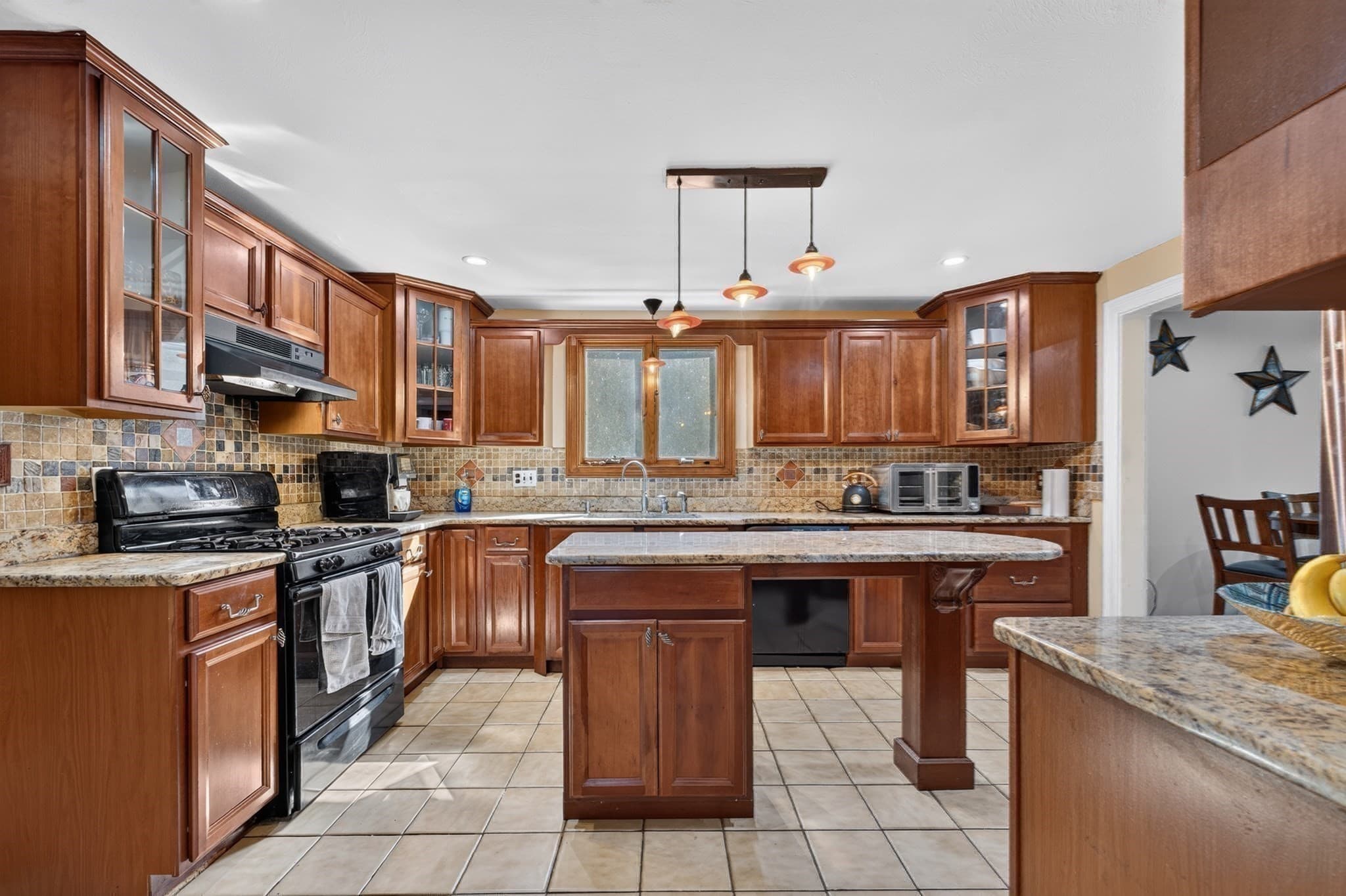 Single Family Residence at 4 Old Homestead Rd, Methuen MA 01844, Methuen, photo 18 of 36