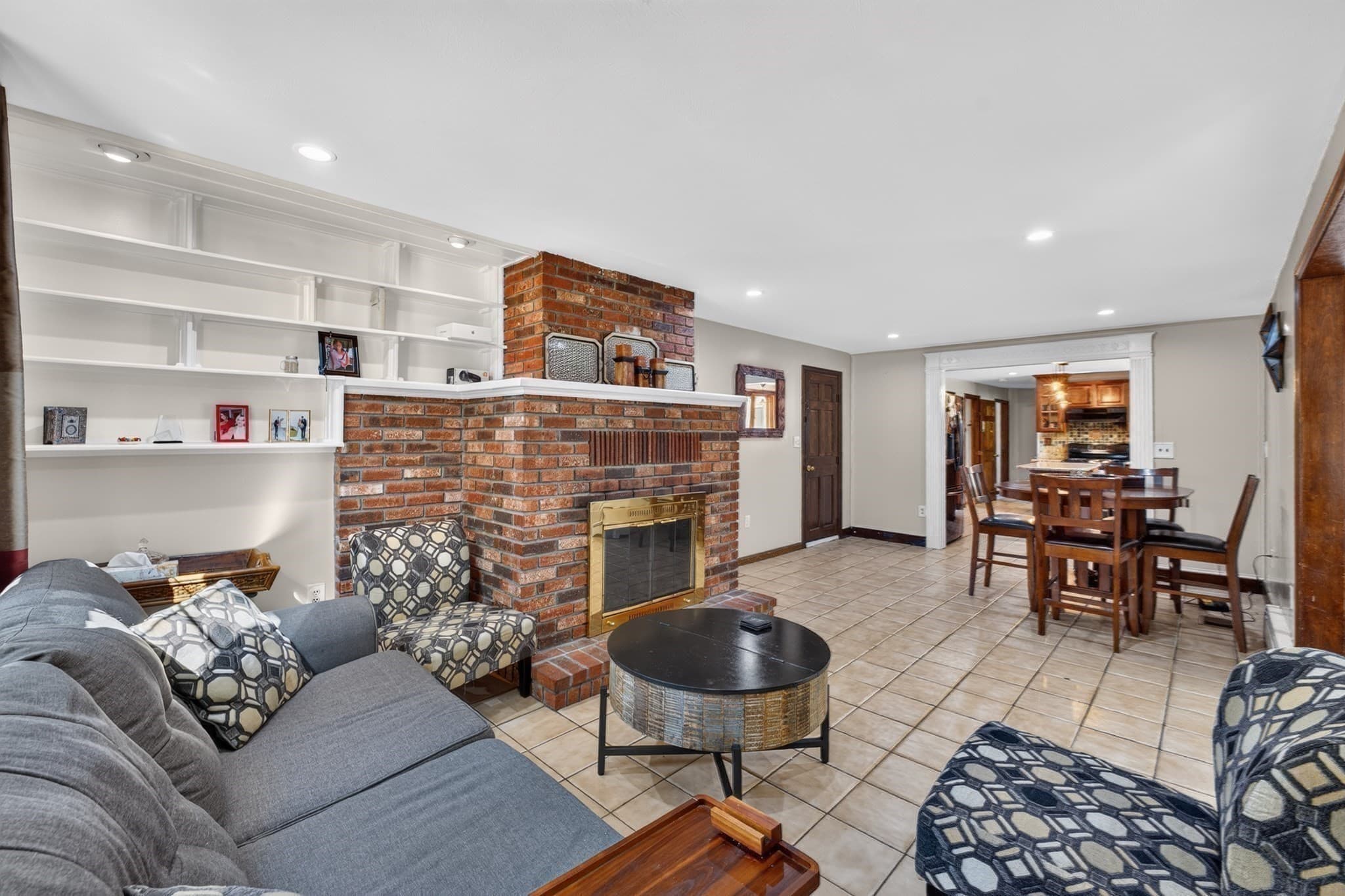 Single Family Residence at 4 Old Homestead Rd, Methuen MA 01844, Methuen, photo 15 of 36