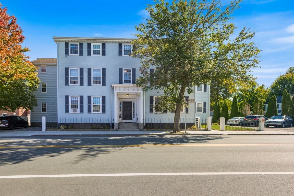 75 Cabot St # 8, Beverly MA 01915