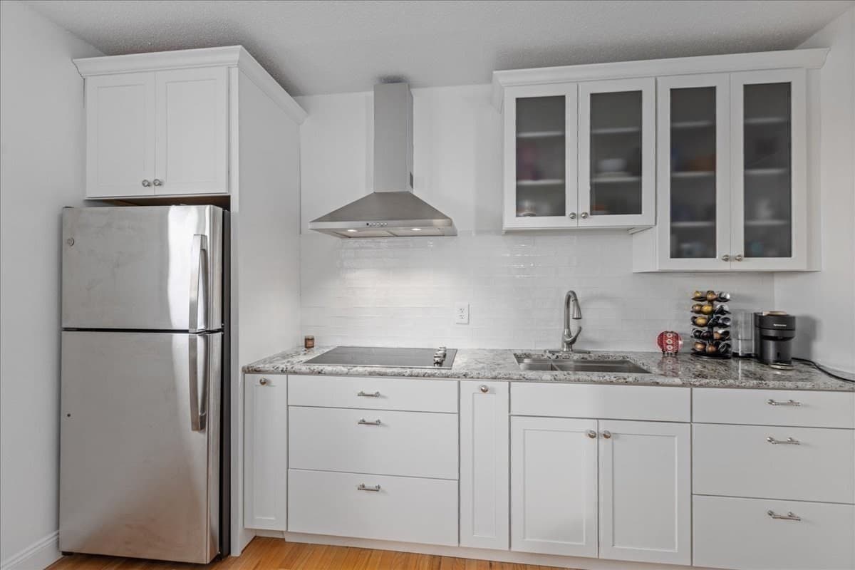 Condominium at 75 Cabot St # 8, Beverly MA 01915, Beverly, photo 11 of 21
