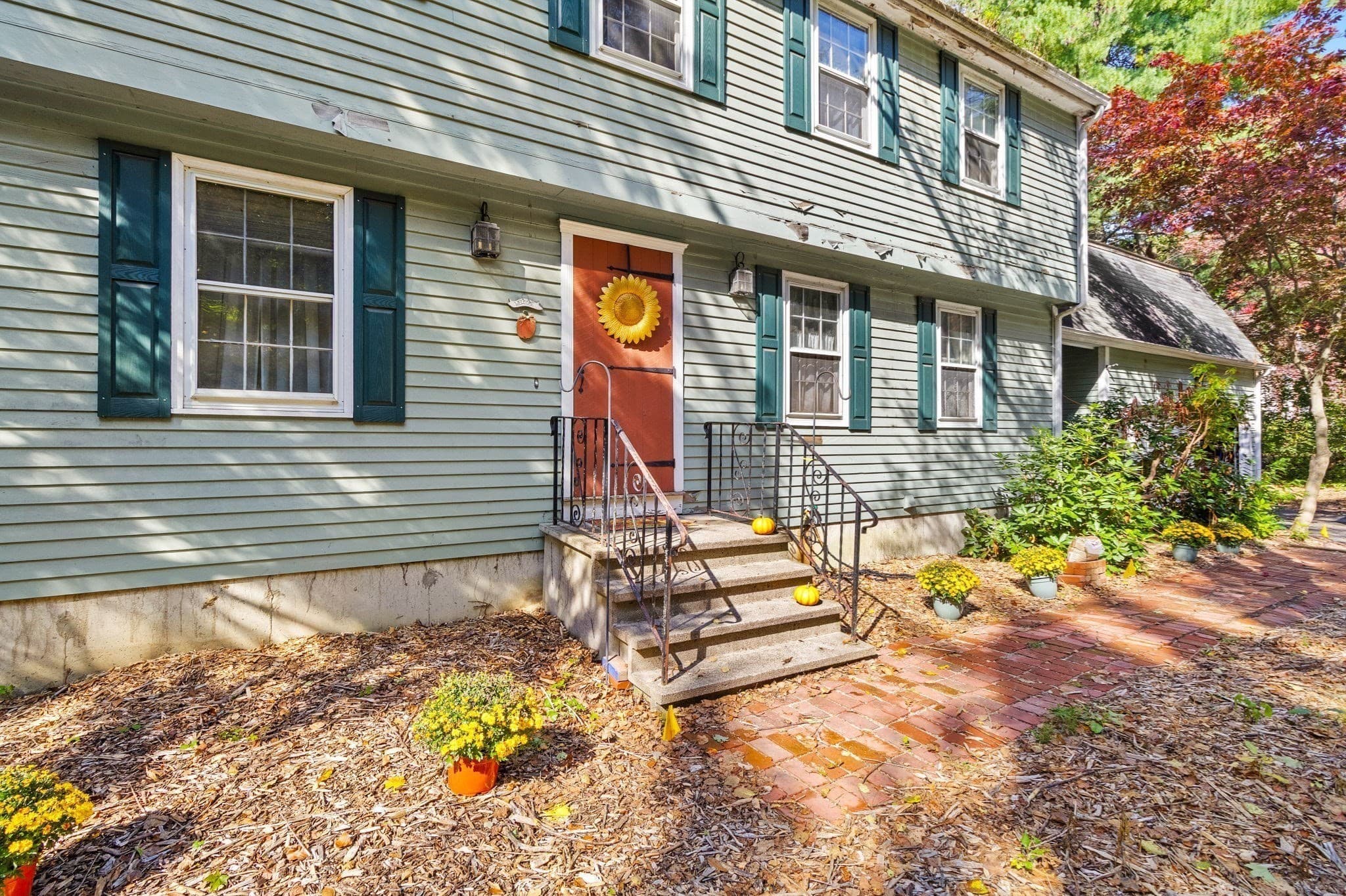 Single Family Residence at 155 Hosmer Street, Hudson MA 01749, Hudson, photo 2 of 39
