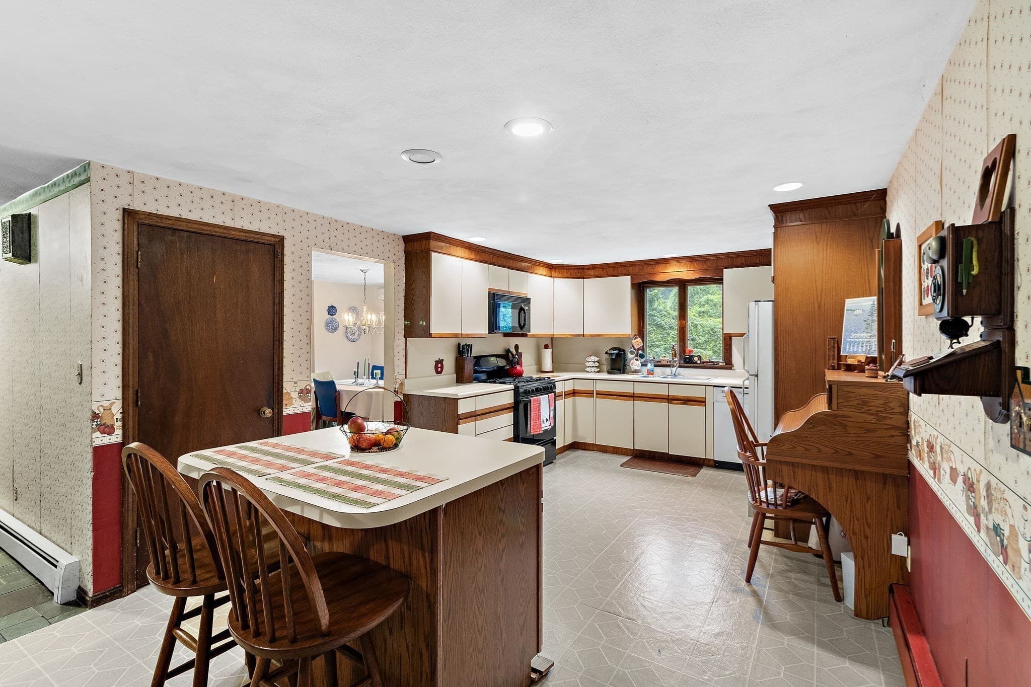 Single Family Residence at 155 Hosmer Street, Hudson MA 01749, Hudson, photo 7 of 39