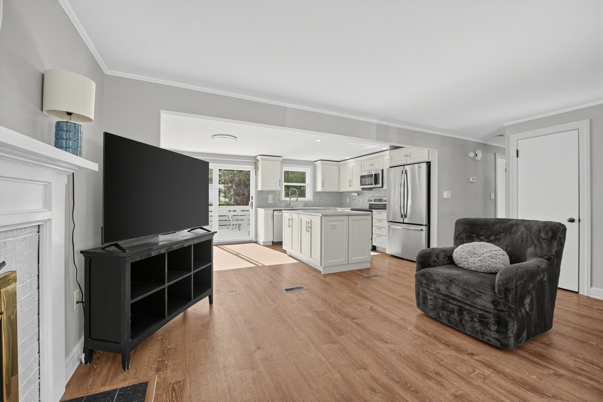 Single Family Residence at 129 Norton St, Weymouth MA 02191, Weymouth, photo 6 of 36