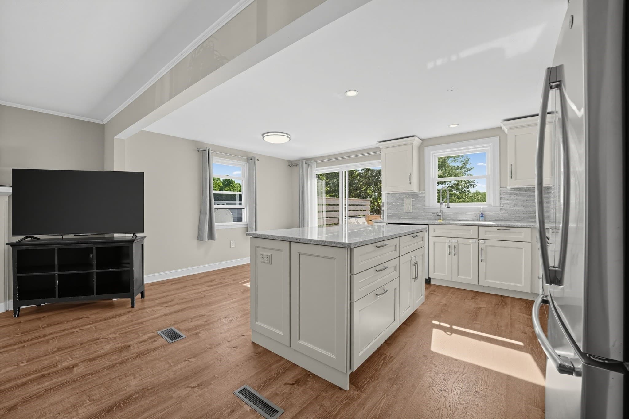 Single Family Residence at 129 Norton St, Weymouth MA 02191, Weymouth, photo 12 of 36