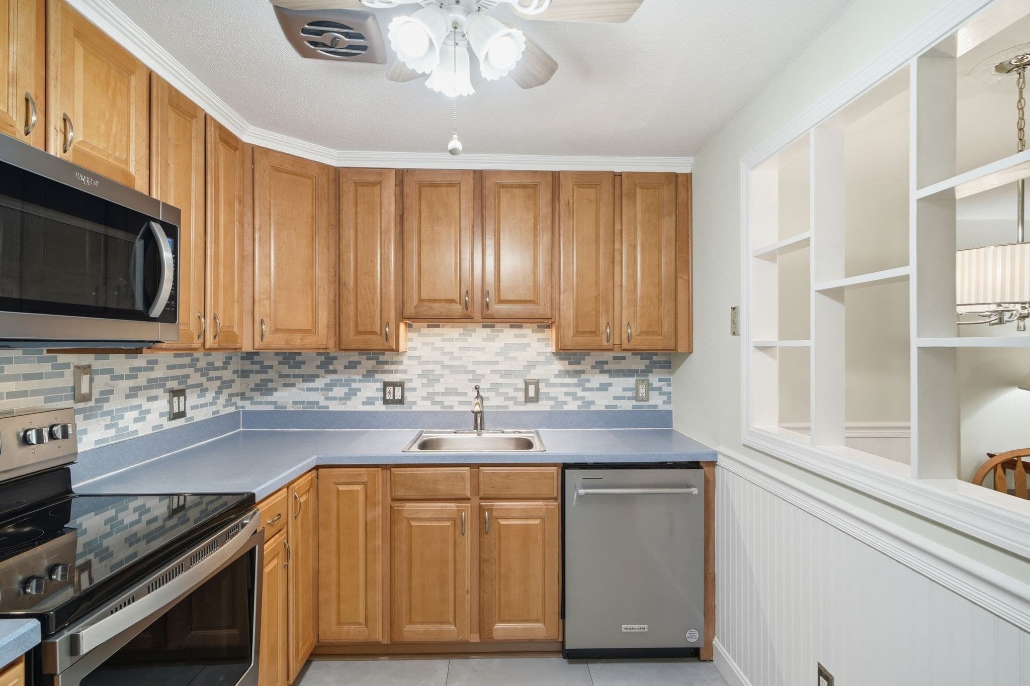 Condominium at 4 Colonial Dr # 11, Andover MA 01810, Andover, photo 2 of 28