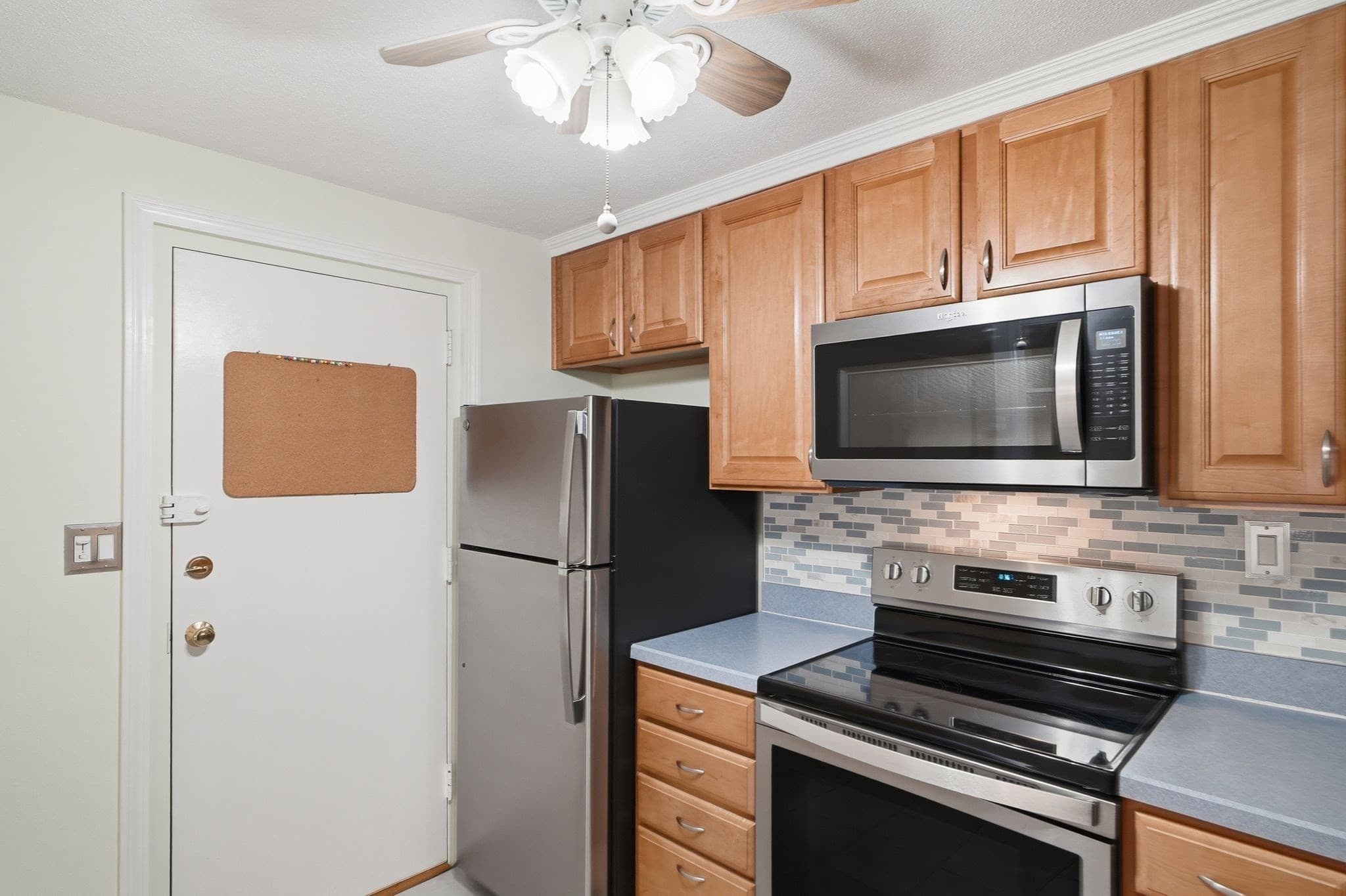 Condominium at 4 Colonial Dr # 11, Andover MA 01810, Andover, photo 4 of 28