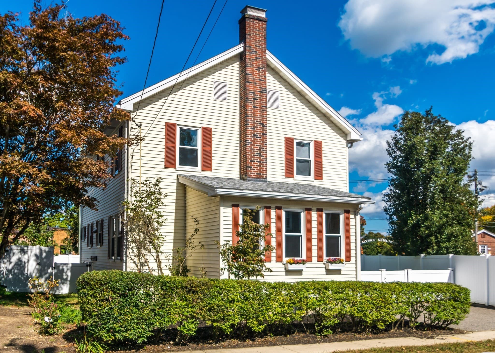 Single Family Residence at 17 Hamblin Road, Waltham MA 02453, Waltham, photo 3 of 35