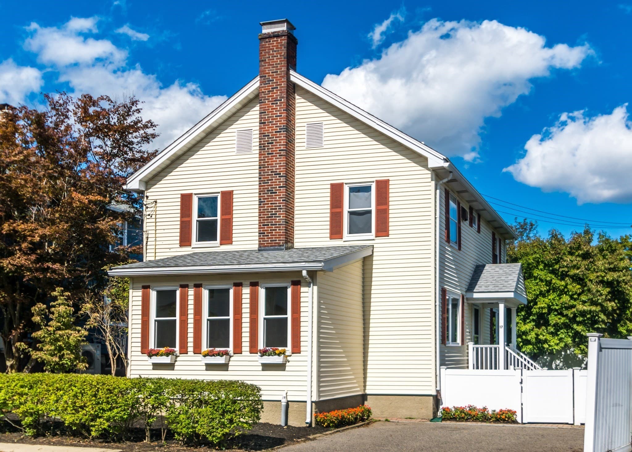 17 Hamblin Road, Waltham MA 02453