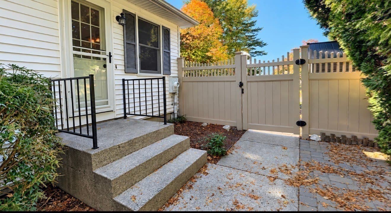 Single Family Residence at 2 Grandview Ln, Easthampton MA 01027, Easthampton, photo 33 of 40