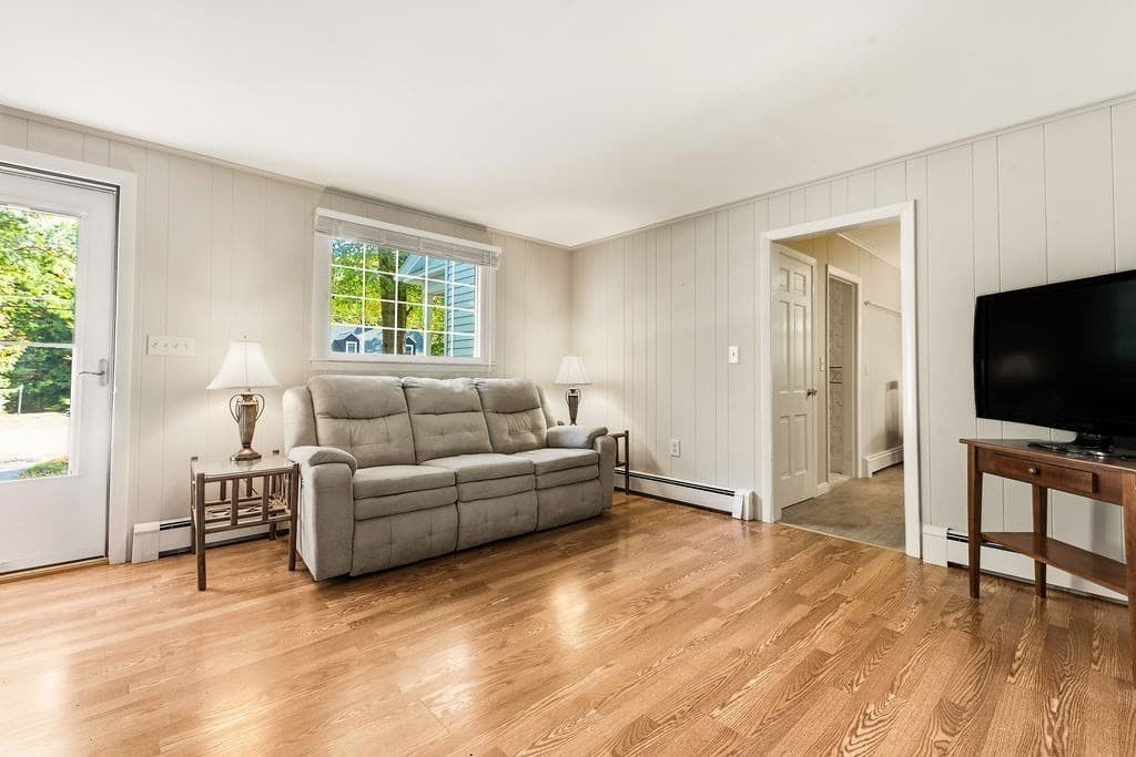 Single Family Residence at 162 Lincoln St, Franklin MA 02038, Franklin, photo 13 of 40