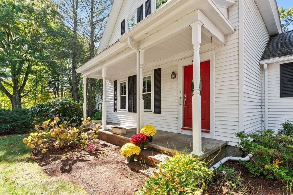 Single Family Residence at 162 Lincoln St, Franklin MA 02038, Franklin, photo 3 of 40