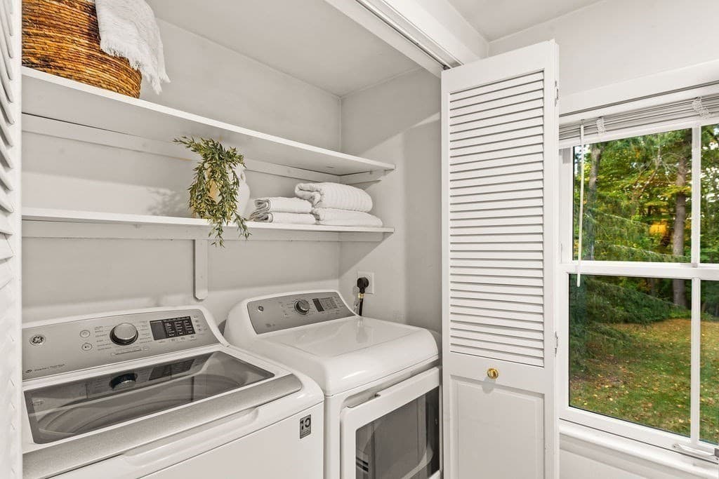 Single Family Residence at 162 Lincoln St, Franklin MA 02038, Franklin, photo 20 of 40