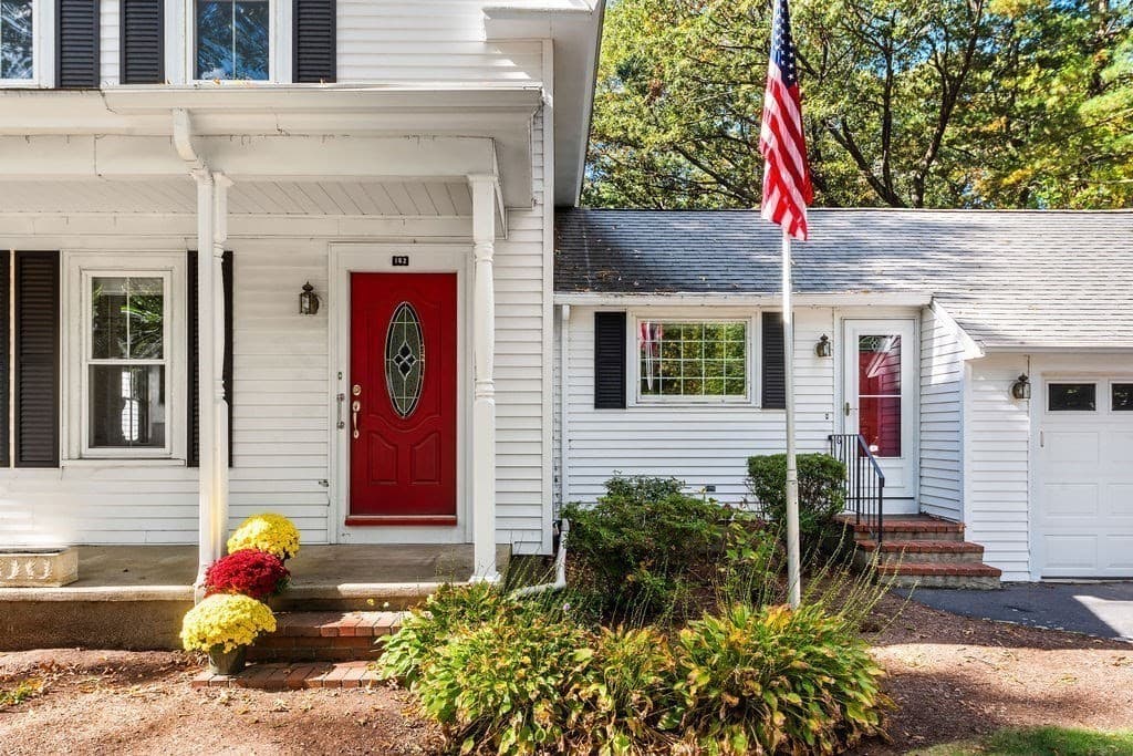 Single Family Residence at 162 Lincoln St, Franklin MA 02038, Franklin, photo 4 of 40