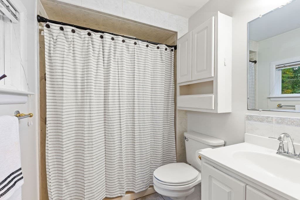 Single Family Residence at 162 Lincoln St, Franklin MA 02038, Franklin, photo 21 of 40