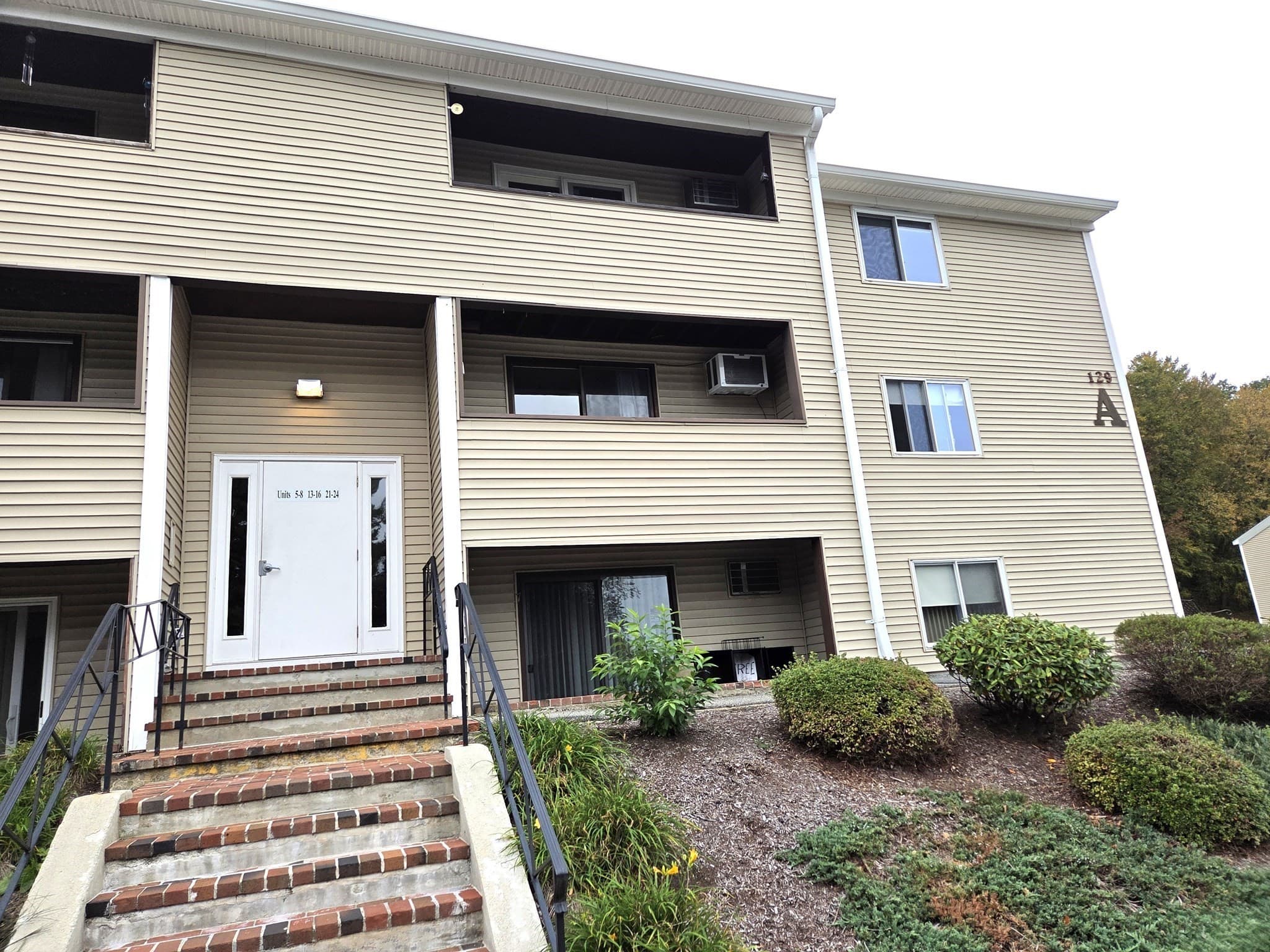 Condominium at 129 Quaker Highway # 23, Uxbridge MA 01569, Uxbridge, photo 24 of 28