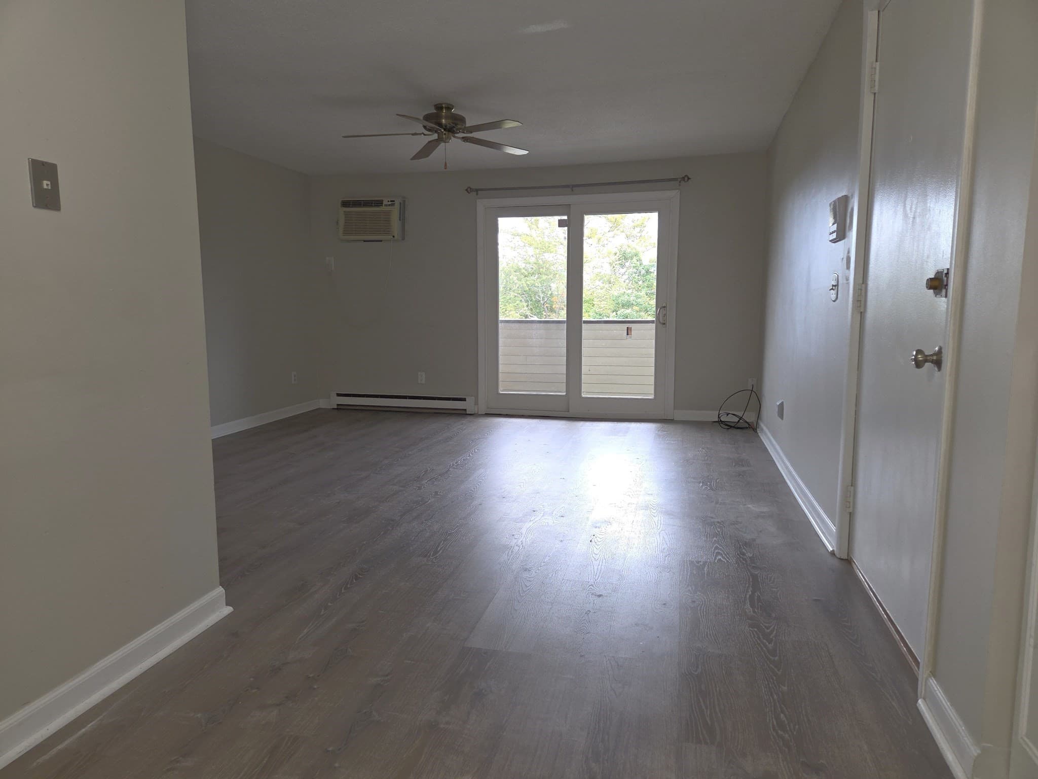 Condominium at 129 Quaker Highway # 23, Uxbridge MA 01569, Uxbridge, photo 8 of 28