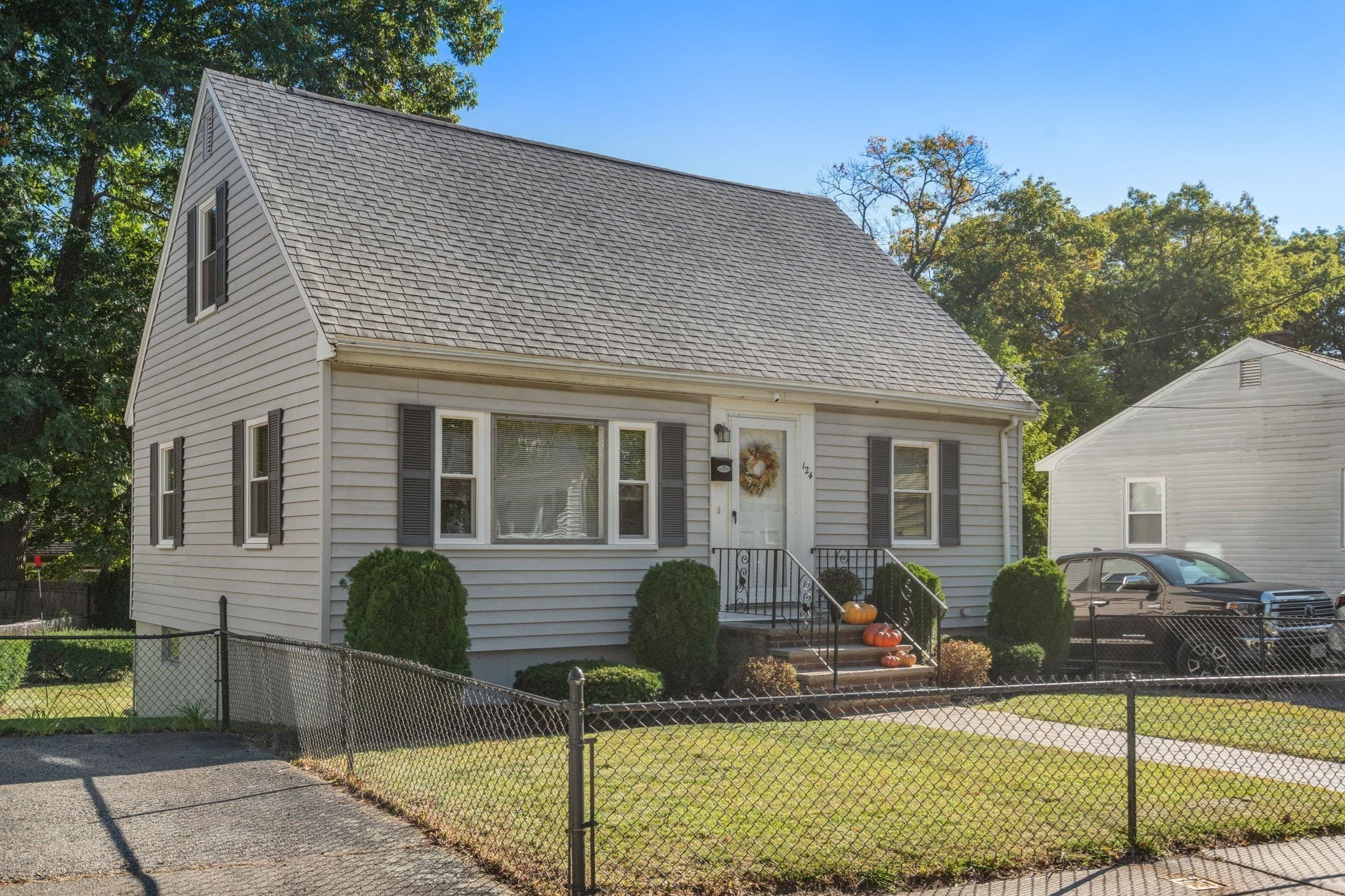 Single Family Residence at 124 Windham Rd, Boston MA 02136, Boston, photo 4 of 40