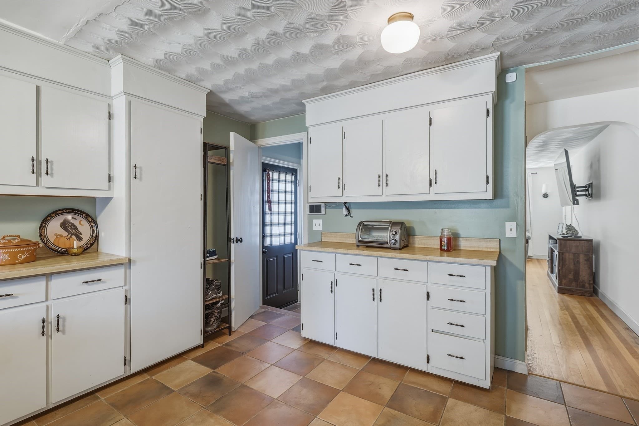 Single Family Residence at 49 Crest St, Ludlow MA 01056, Ludlow, photo 6 of 33