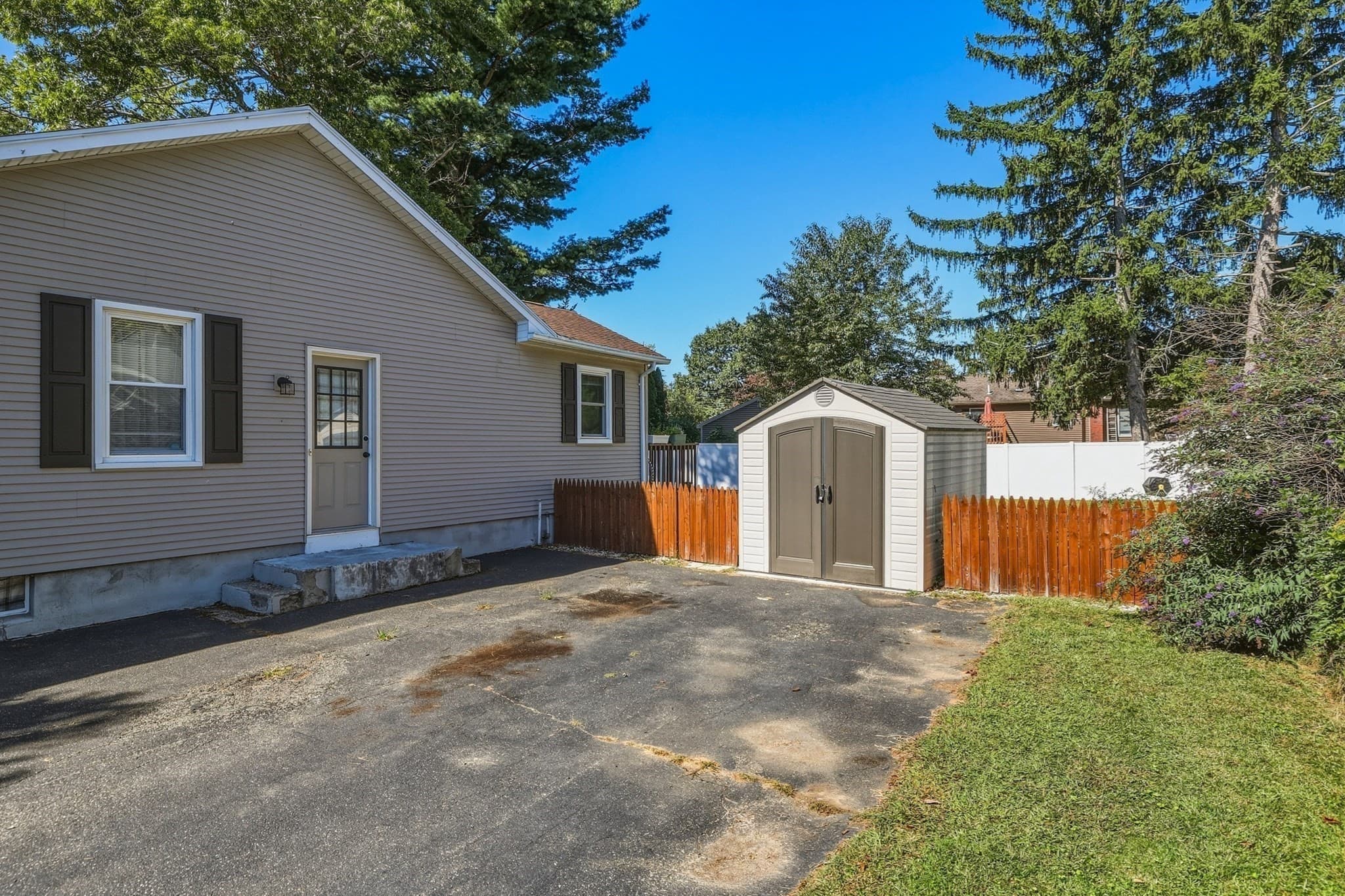Single Family Residence at 49 Crest St, Ludlow MA 01056, Ludlow, photo 31 of 33