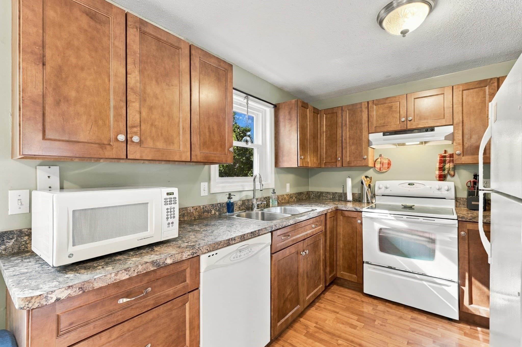 Condominium at 20 Banner Pl # C2, Winchendon MA 01475, Winchendon, photo 9 of 32