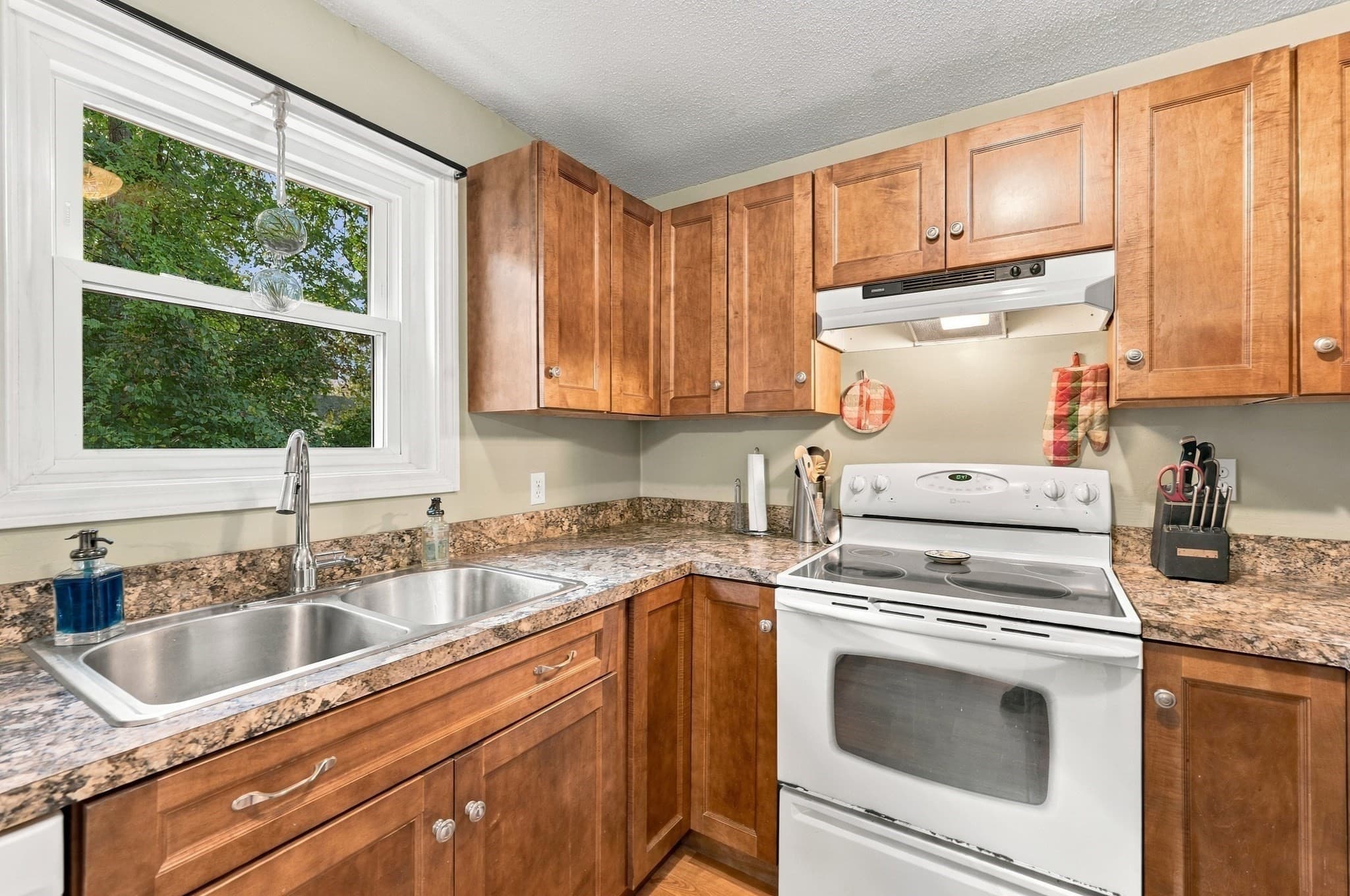 Condominium at 20 Banner Pl # C2, Winchendon MA 01475, Winchendon, photo 10 of 32