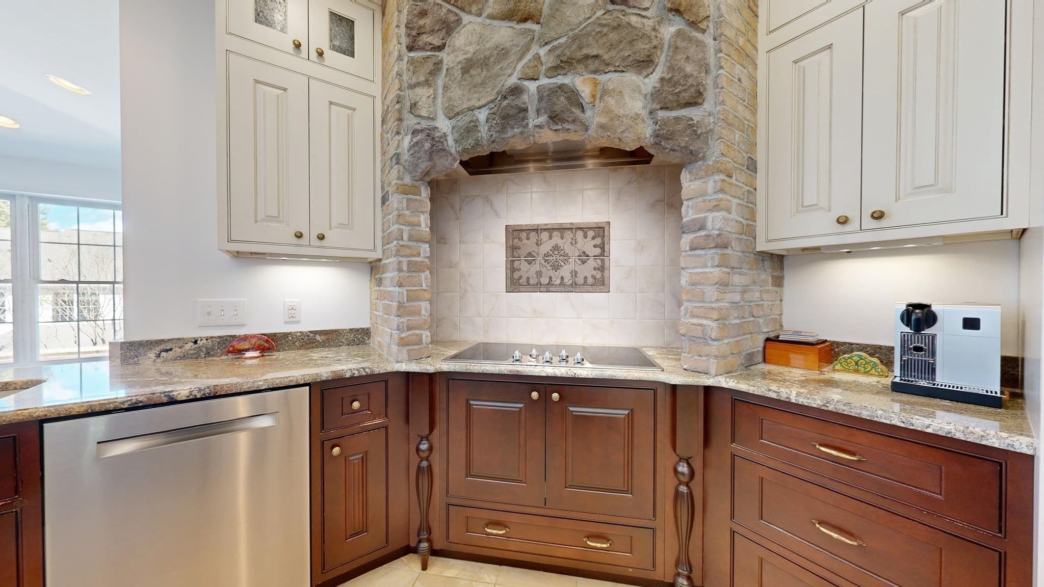 Single Family Residence at 138 Amberville Rd, North Andover MA 01845, North Andover, photo 6 of 42