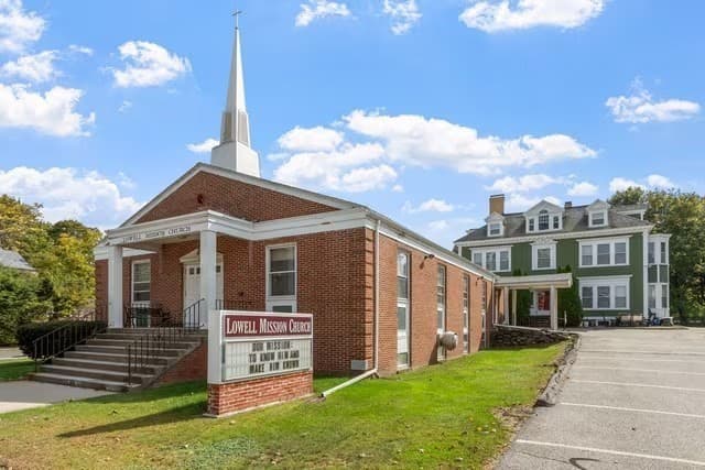 403 Andover St, Lowell MA 01852