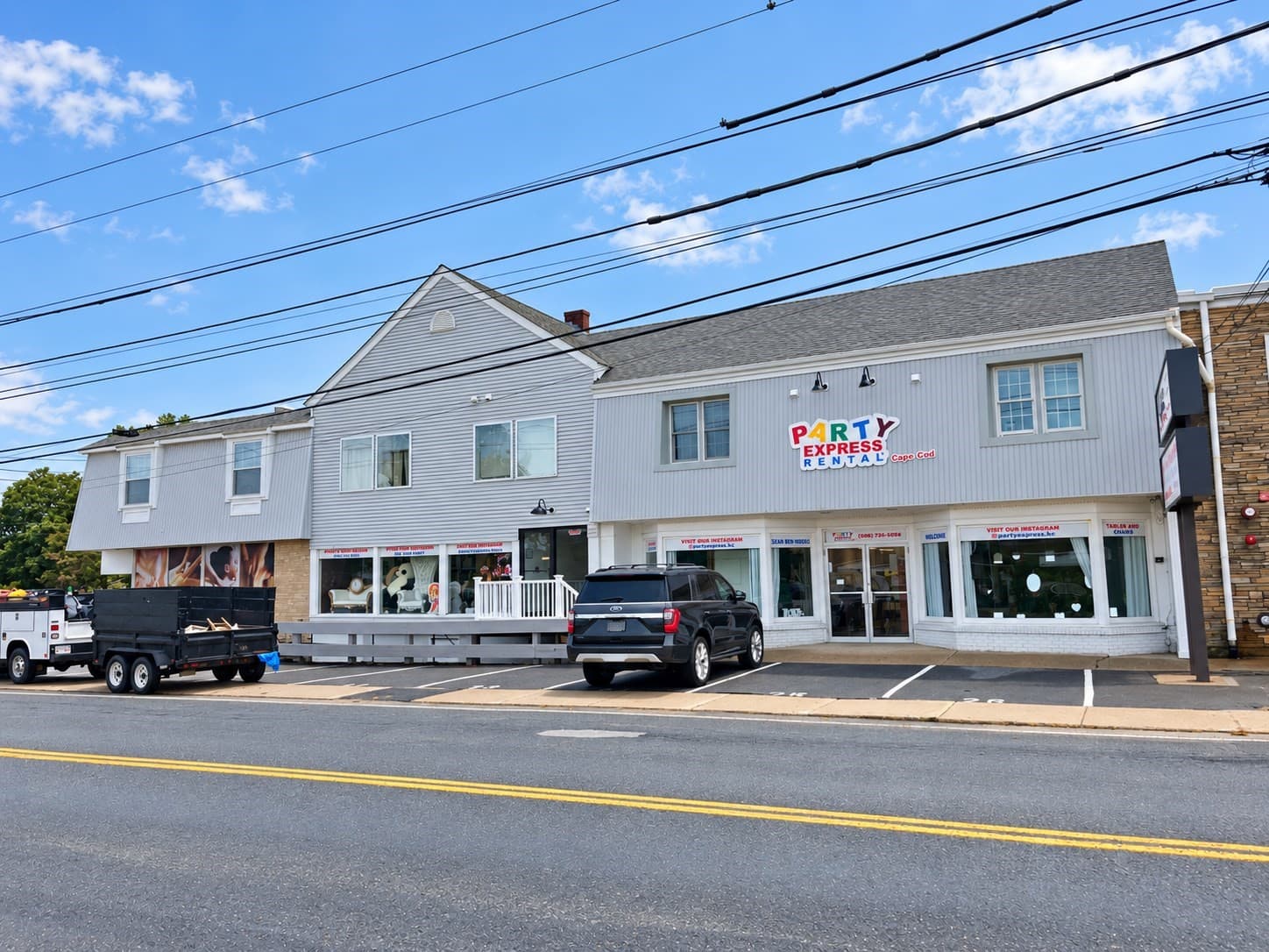 235 Barnstable Rd, Barnstable MA 02601