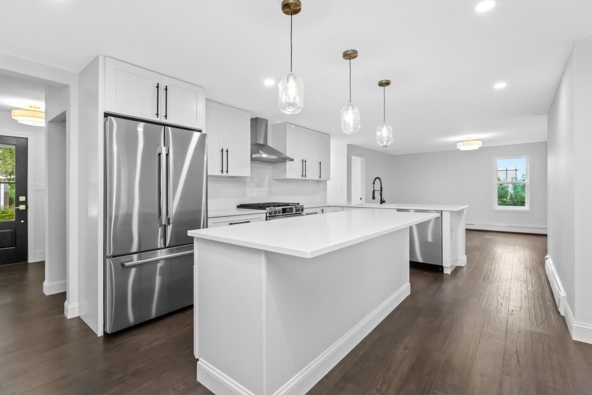 21 Fairfield St, Maynard MA 01754
