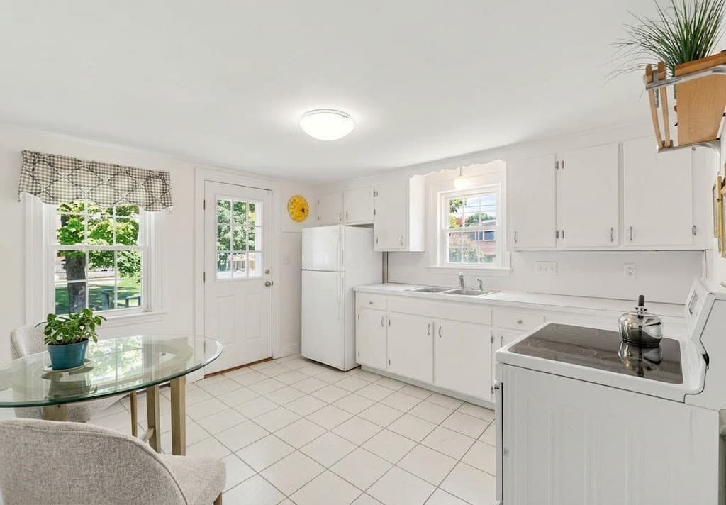 Single Family Residence at 1566 Main Street, Walpole MA 02081, Walpole, photo 6 of 34