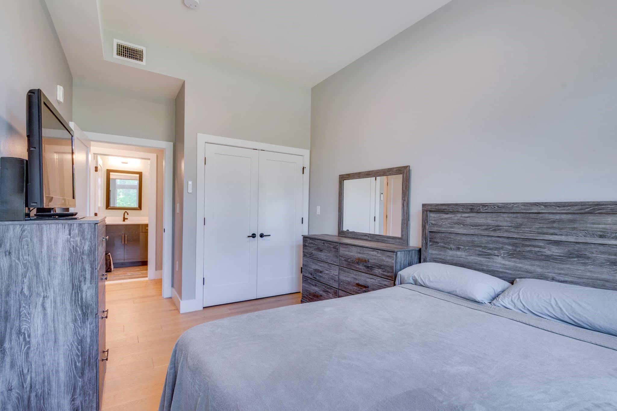Condominium at 60 Cross St E # 106, Somerville MA 02145, Somerville, photo 20 of 27