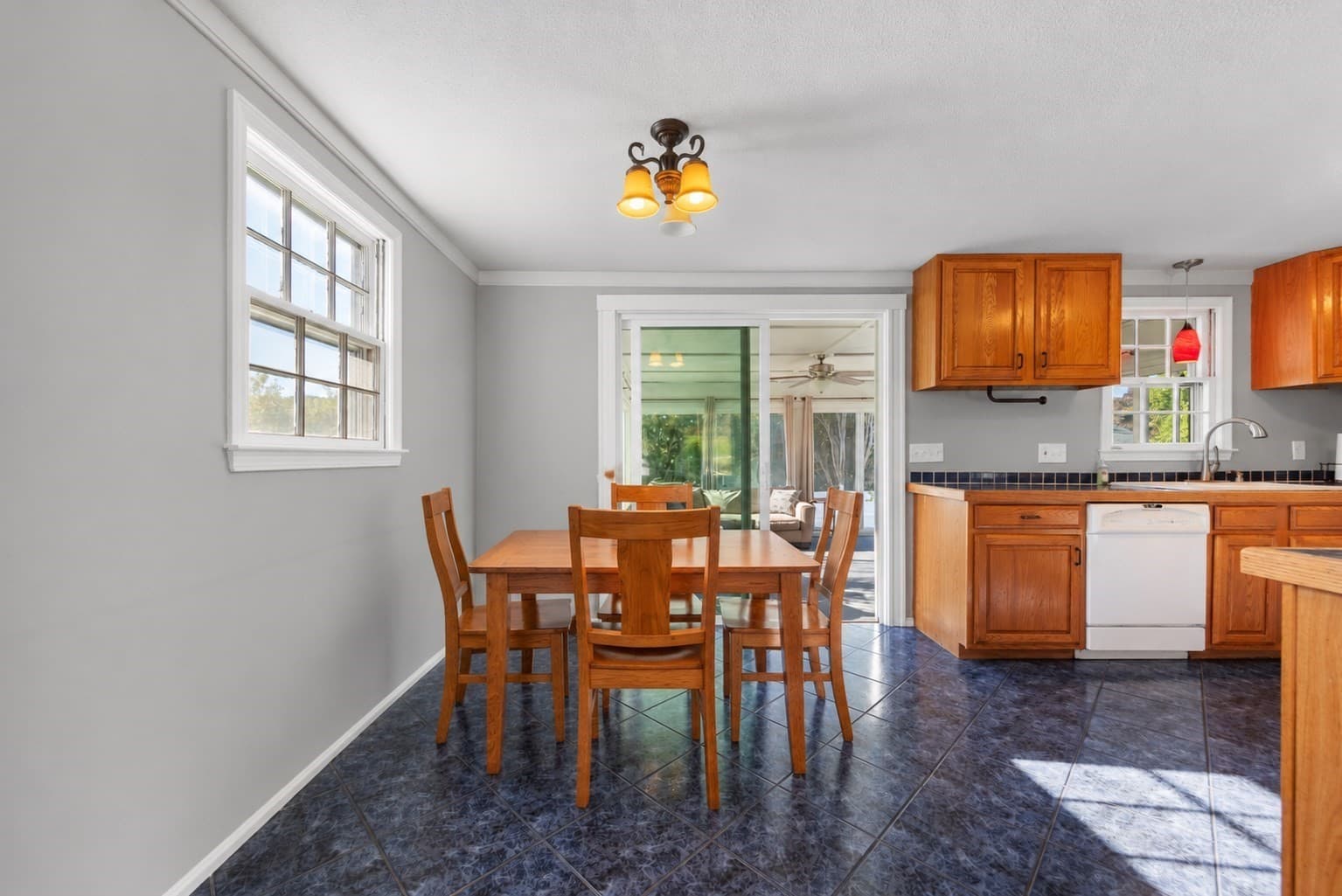 Single Family Residence at 70 Westwind Rd, Lowell MA 01852, Lowell, photo 7 of 31