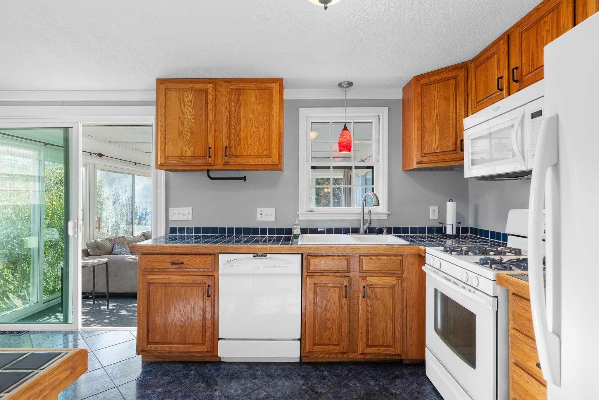 Single Family Residence at 70 Westwind Rd, Lowell MA 01852, Lowell, photo 11 of 31