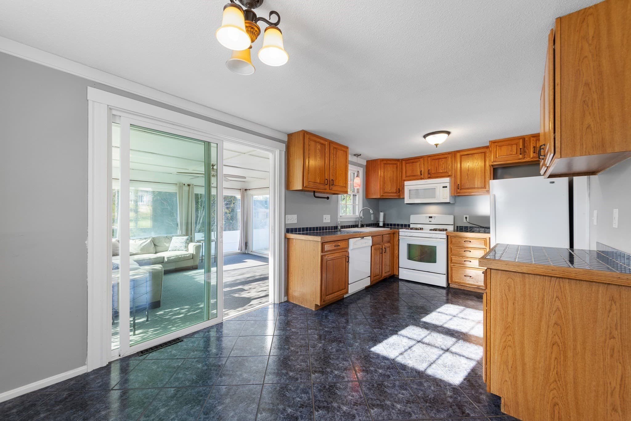 Single Family Residence at 70 Westwind Rd, Lowell MA 01852, Lowell, photo 8 of 31