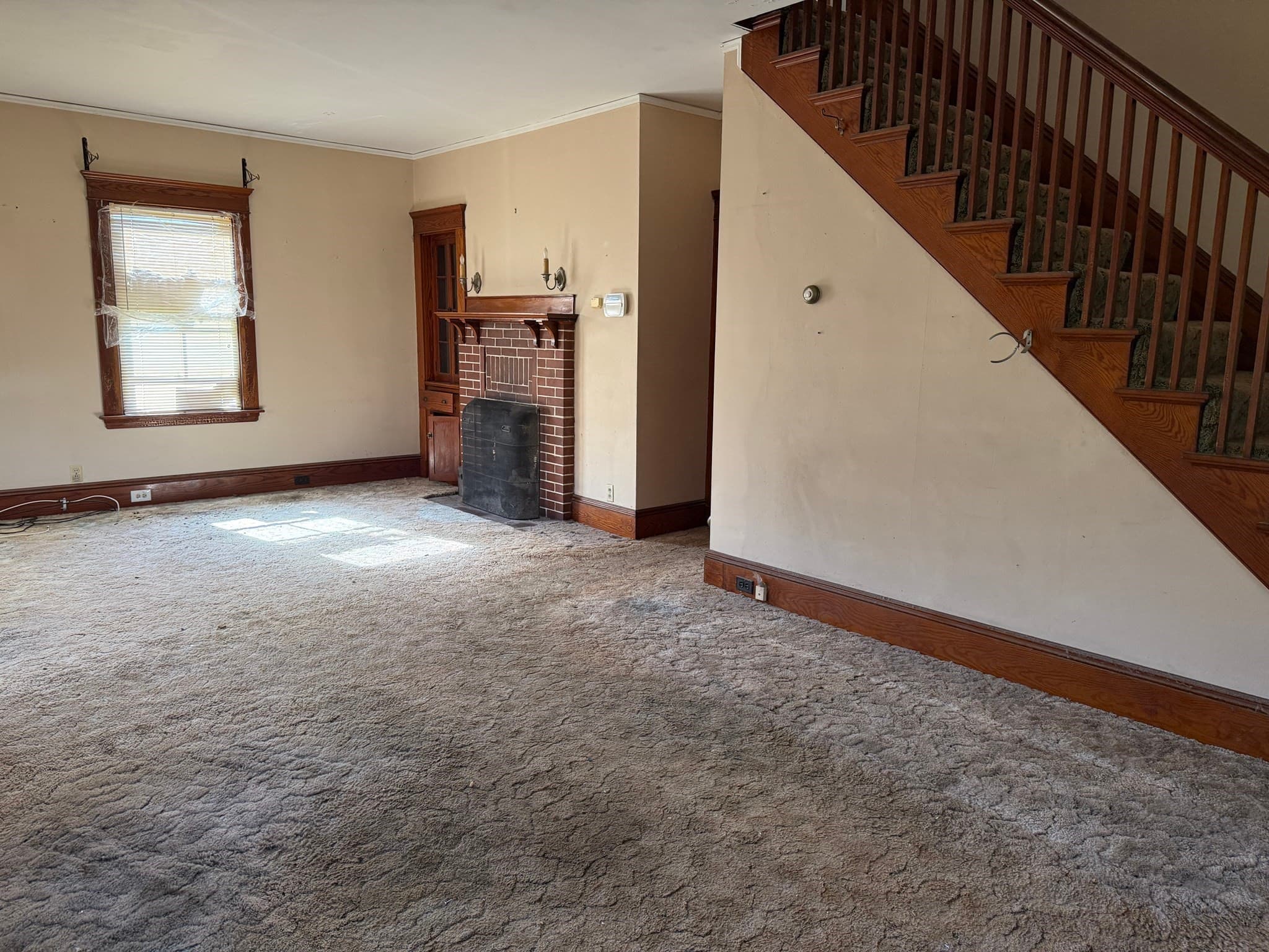 Single Family Residence at 381 Slocum Rd, Dartmouth MA 02747, Dartmouth, photo 7 of 16