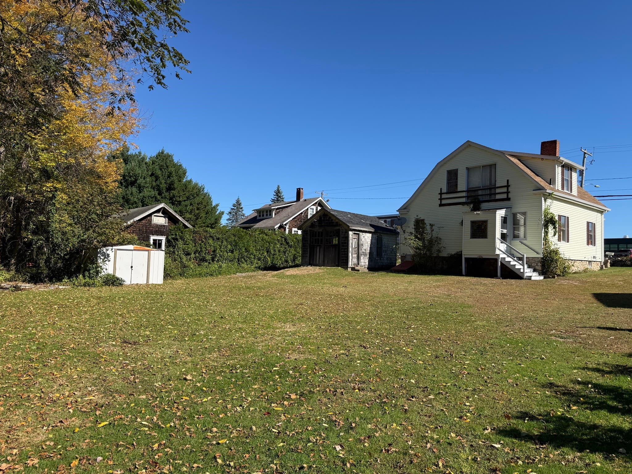 Single Family Residence at 381 Slocum Rd, Dartmouth MA 02747, Dartmouth, photo 5 of 16